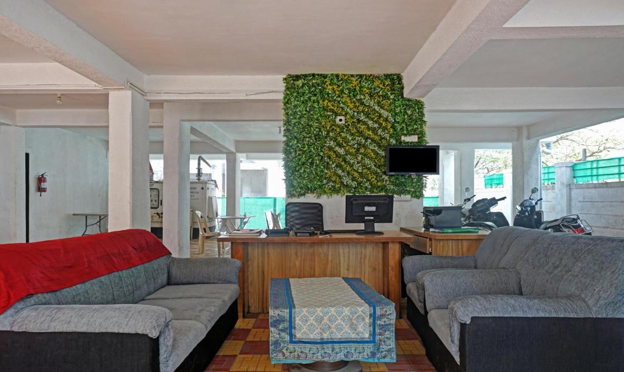 Itsy Hotels Ay Plus Hotels Kharadi Buitenkant foto