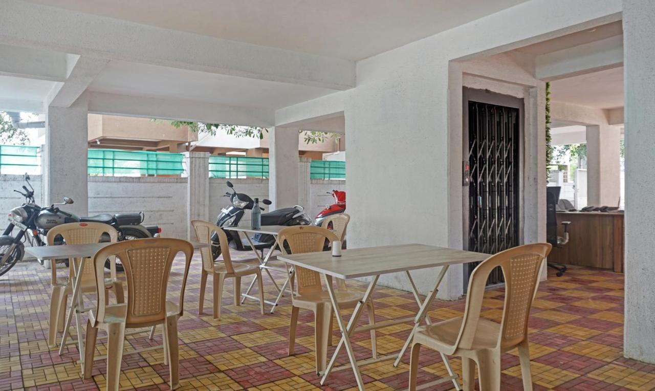Itsy Hotels Ay Plus Hotels Kharadi Buitenkant foto